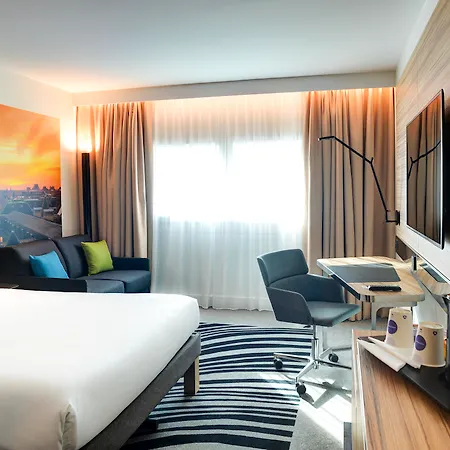 Novotel 14 Porte D'orléans Parigi