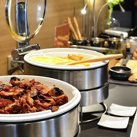 Novotel 14 Porte D'orleans Hotel 4*