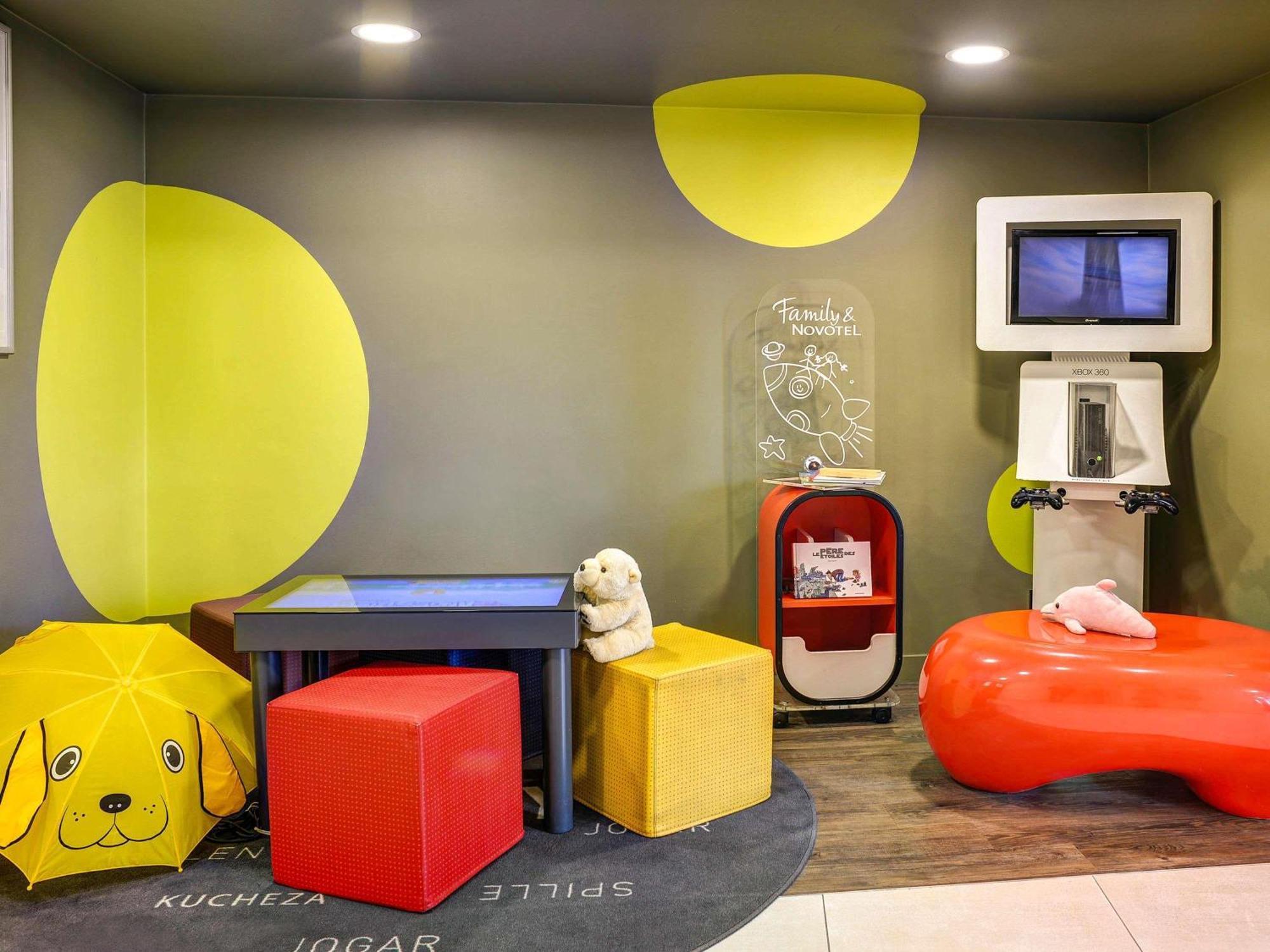 Novotel 14 Porte D'orleans Hotel