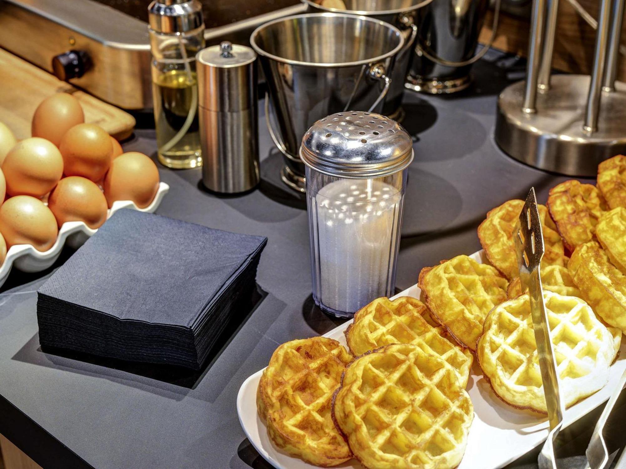 Novotel 14 Porte D'orleans Hotel