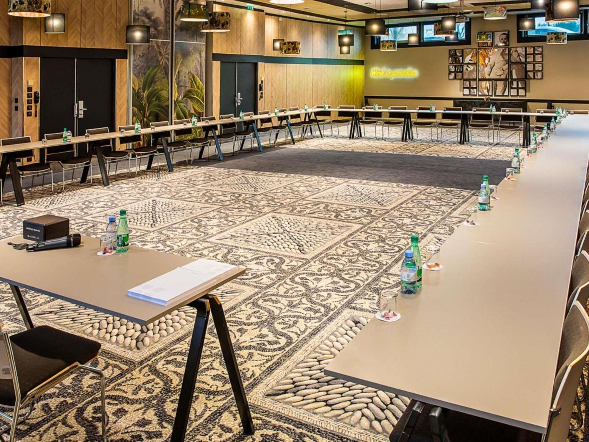 Novotel 14 Porte D'orleans Hotel 4*